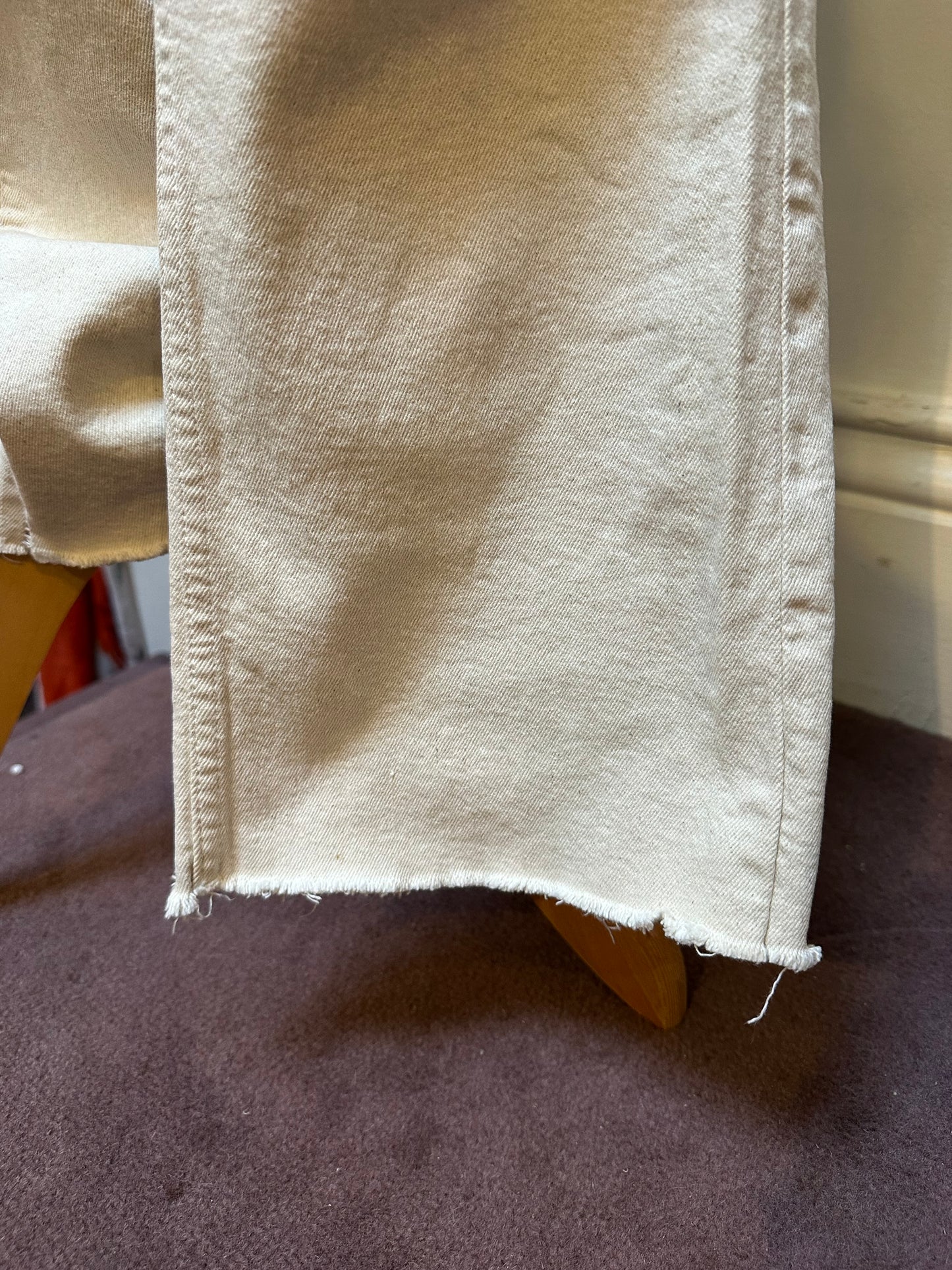 Zara Stretchy High Waisted Cream Fringe Cut Jeans Size M