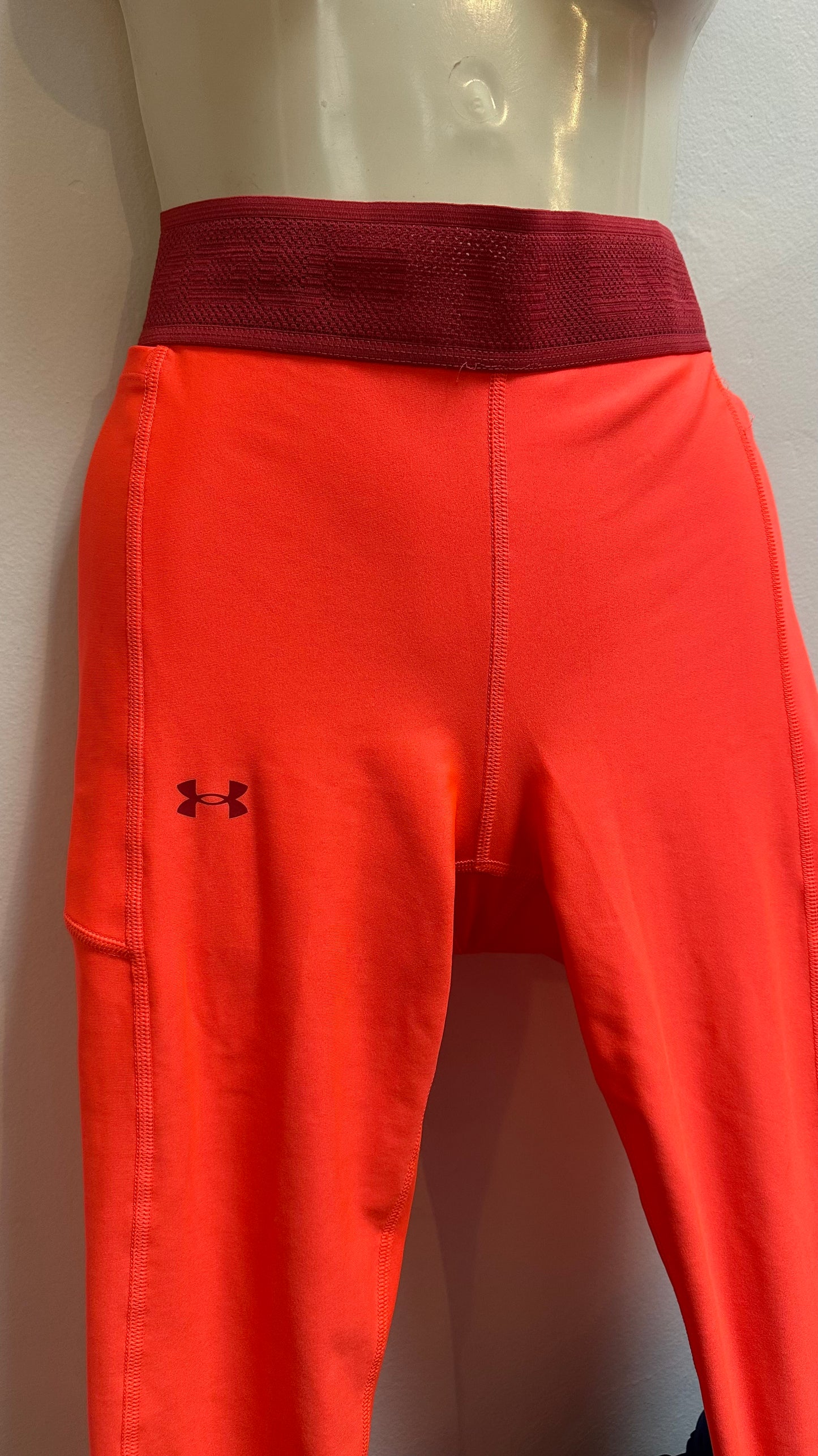 Under Armour Neon Sports Leggings Size S New without Tags