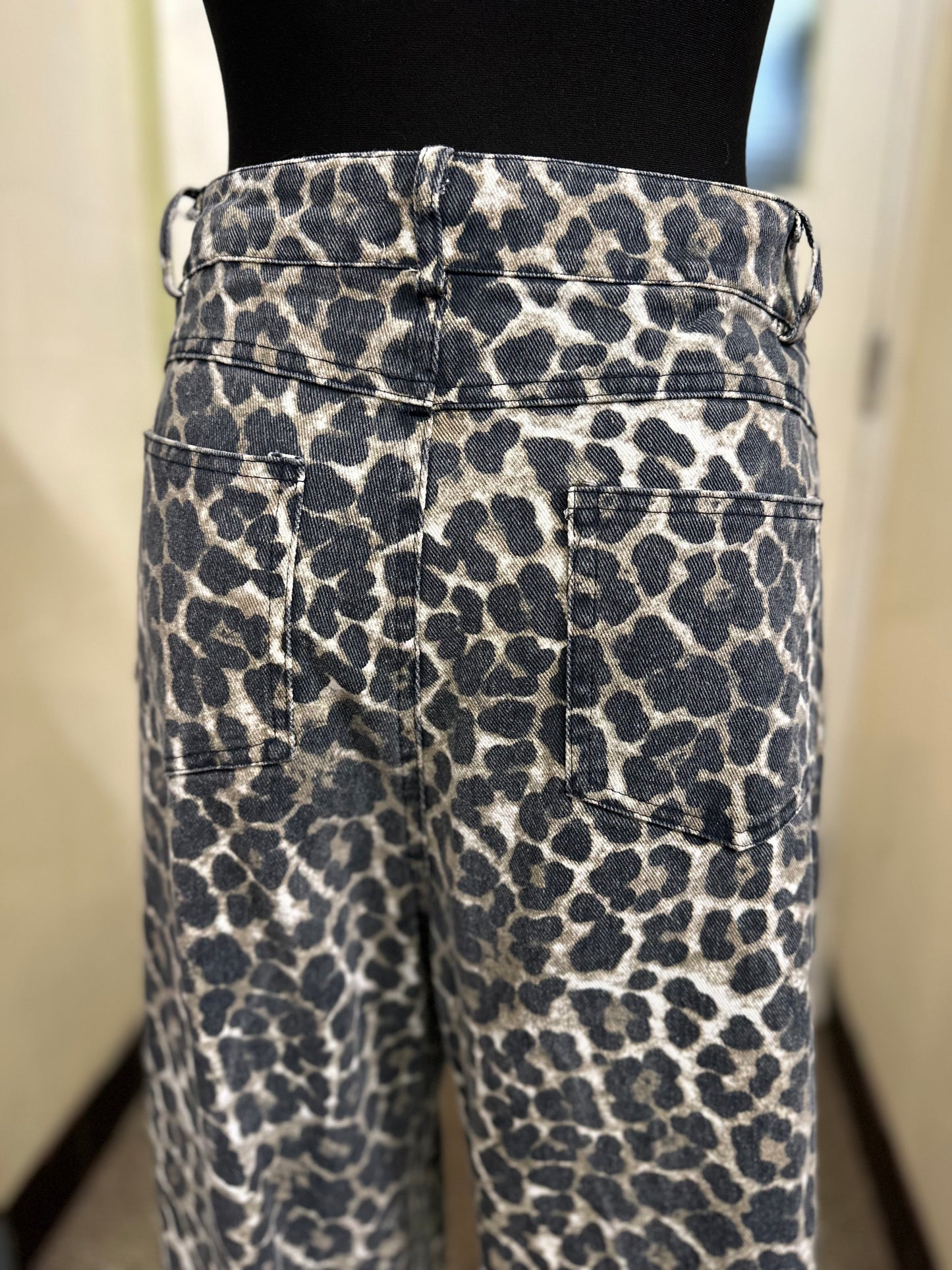 Purple Queen Leo Print Balloon Jeans Size M 100% Cotton