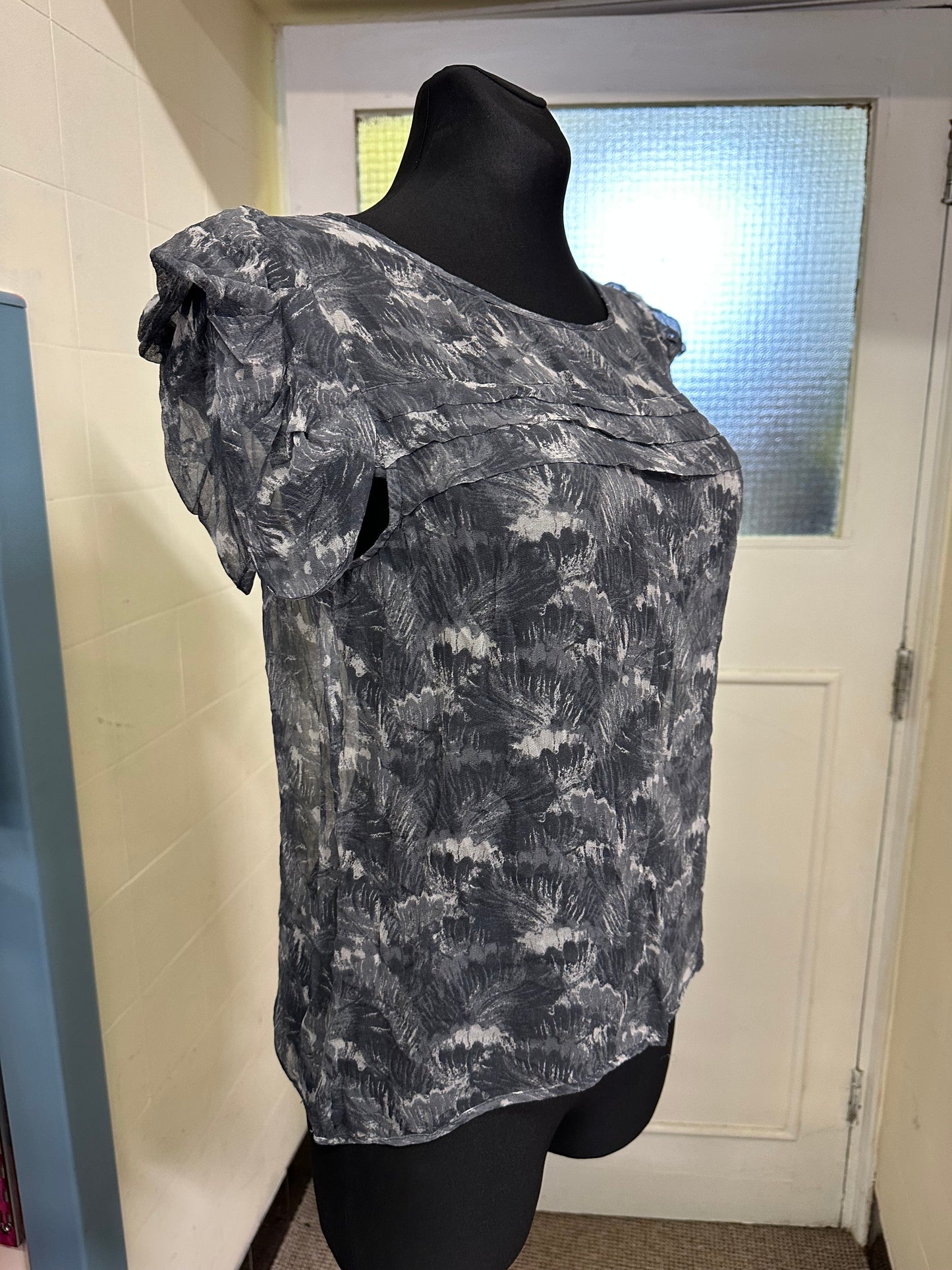 Designer Truly 100% Silk Top Size 16 (Small Fitting)