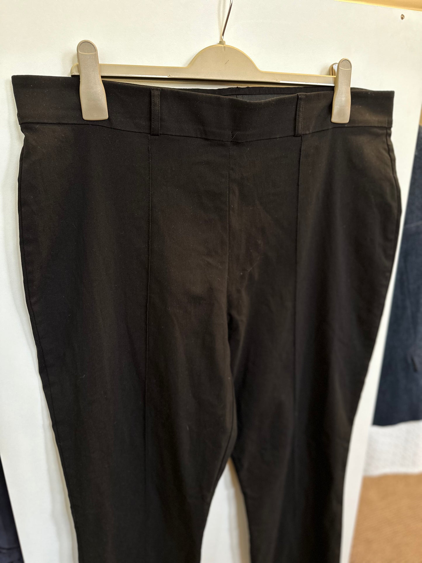 Evans Stretchy Black Pants, As New, Size 22