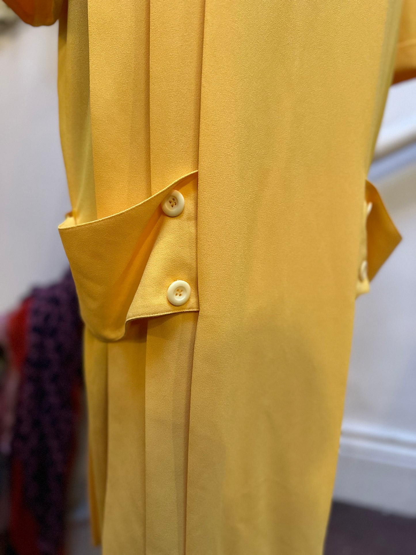 Vintage Simon Ellis Dallas Dress Sunflower Yellow with Shoulder Pads Size 16 few very slight theead pulls (see last photo)