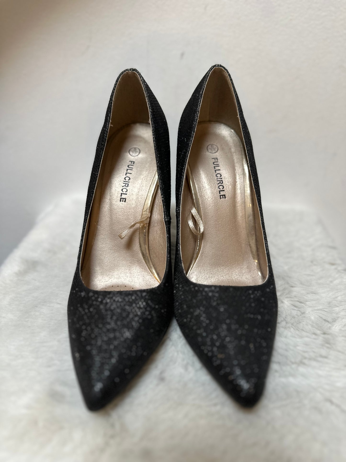 Full Circle Sparkle Black Pumps, Size 5