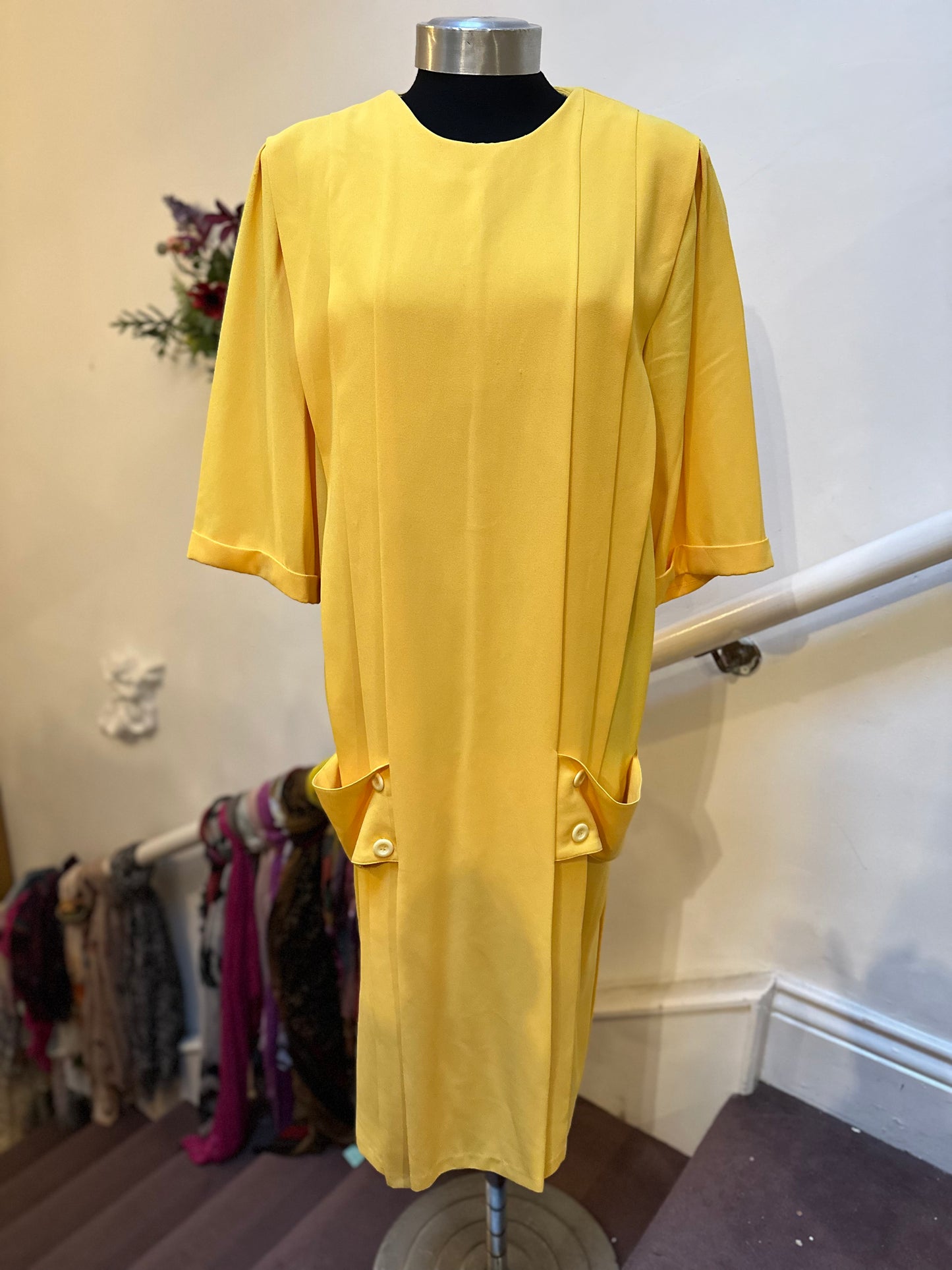 Vintage Simon Ellis Dallas Dress Sunflower Yellow with Shoulder Pads Size 16 few very slight theead pulls (see last photo)