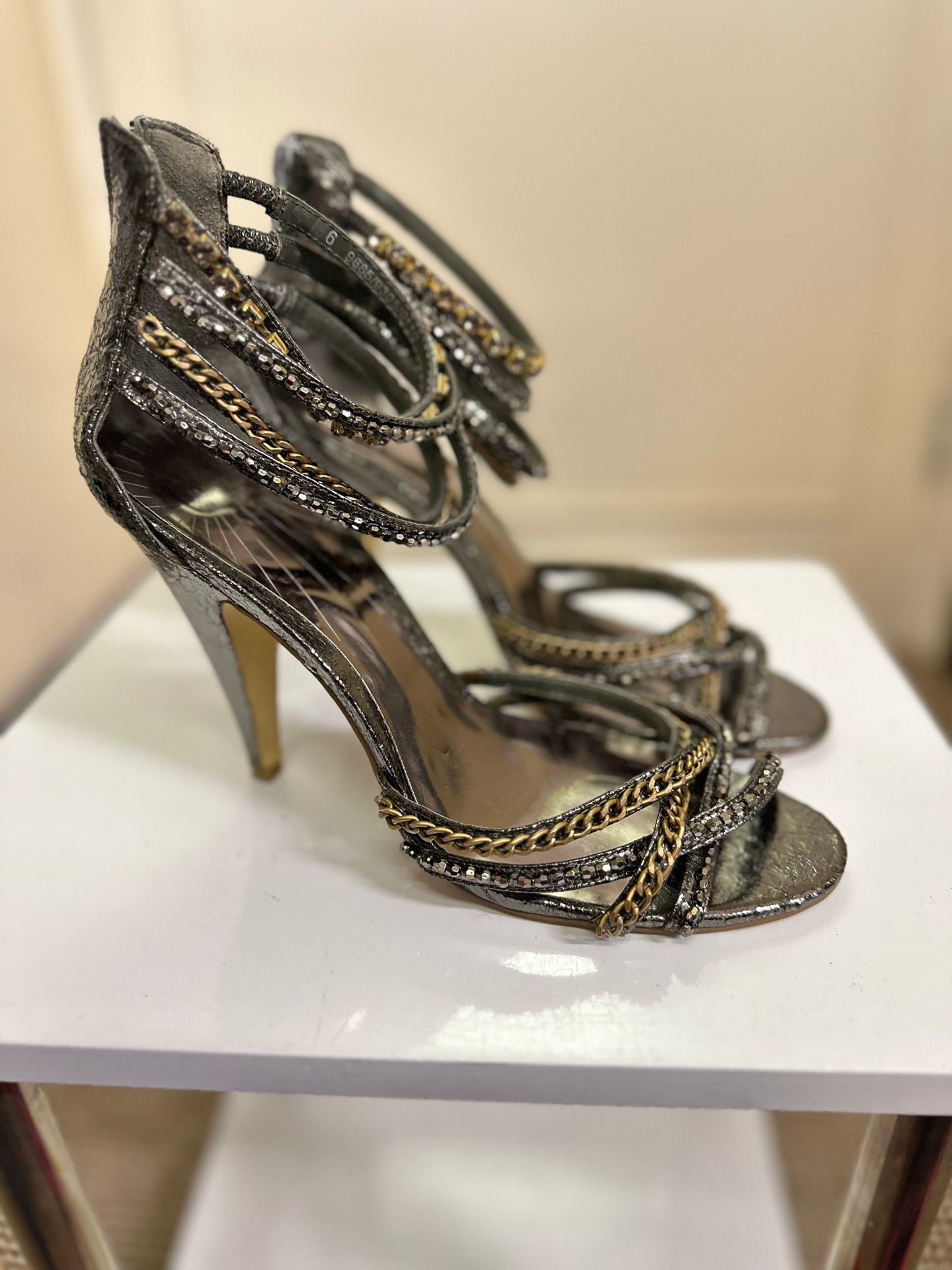 Limited Collection Chain Detail Heels Size 6