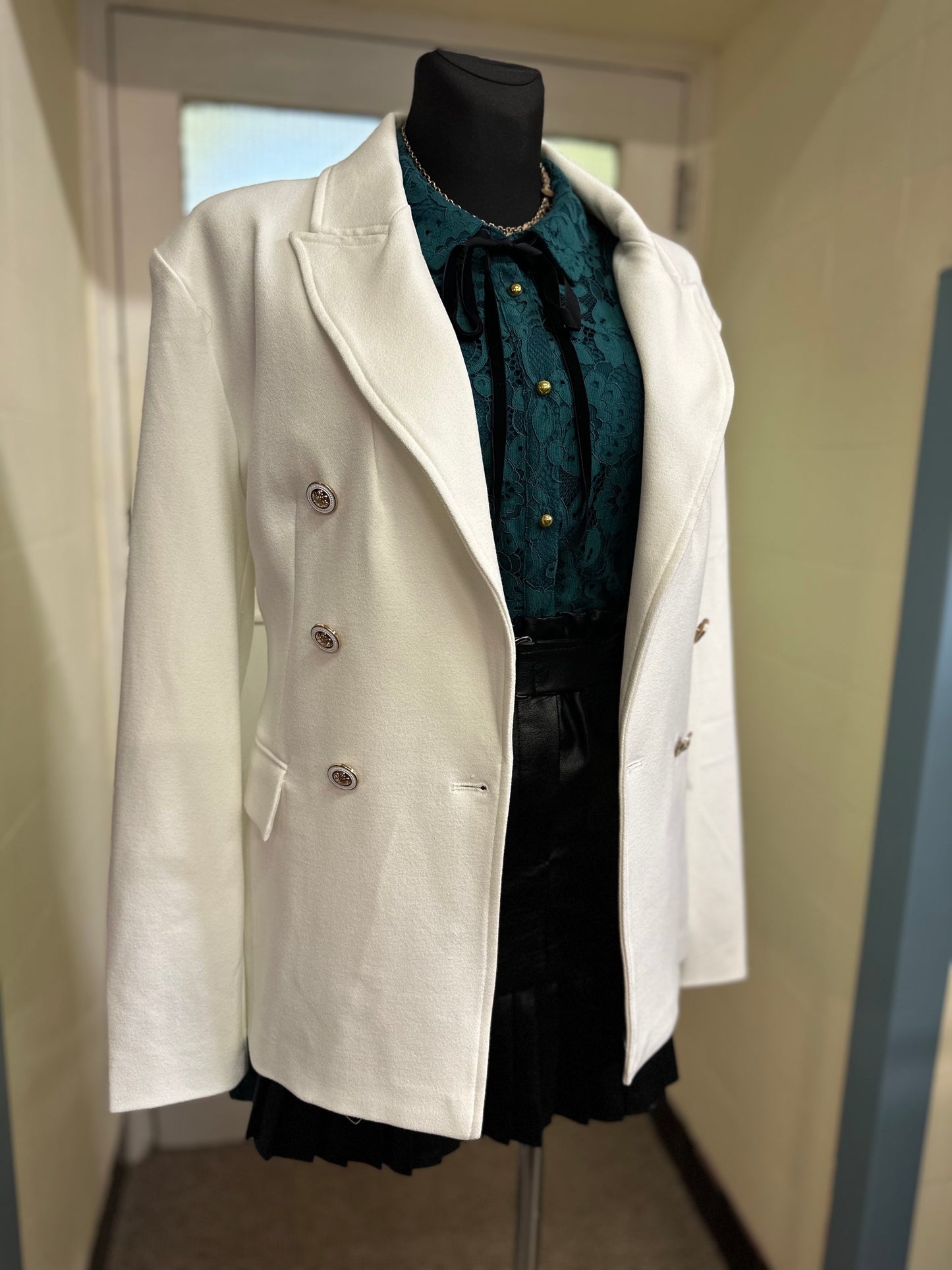 Gallery White Blazer Jacket, Size 20