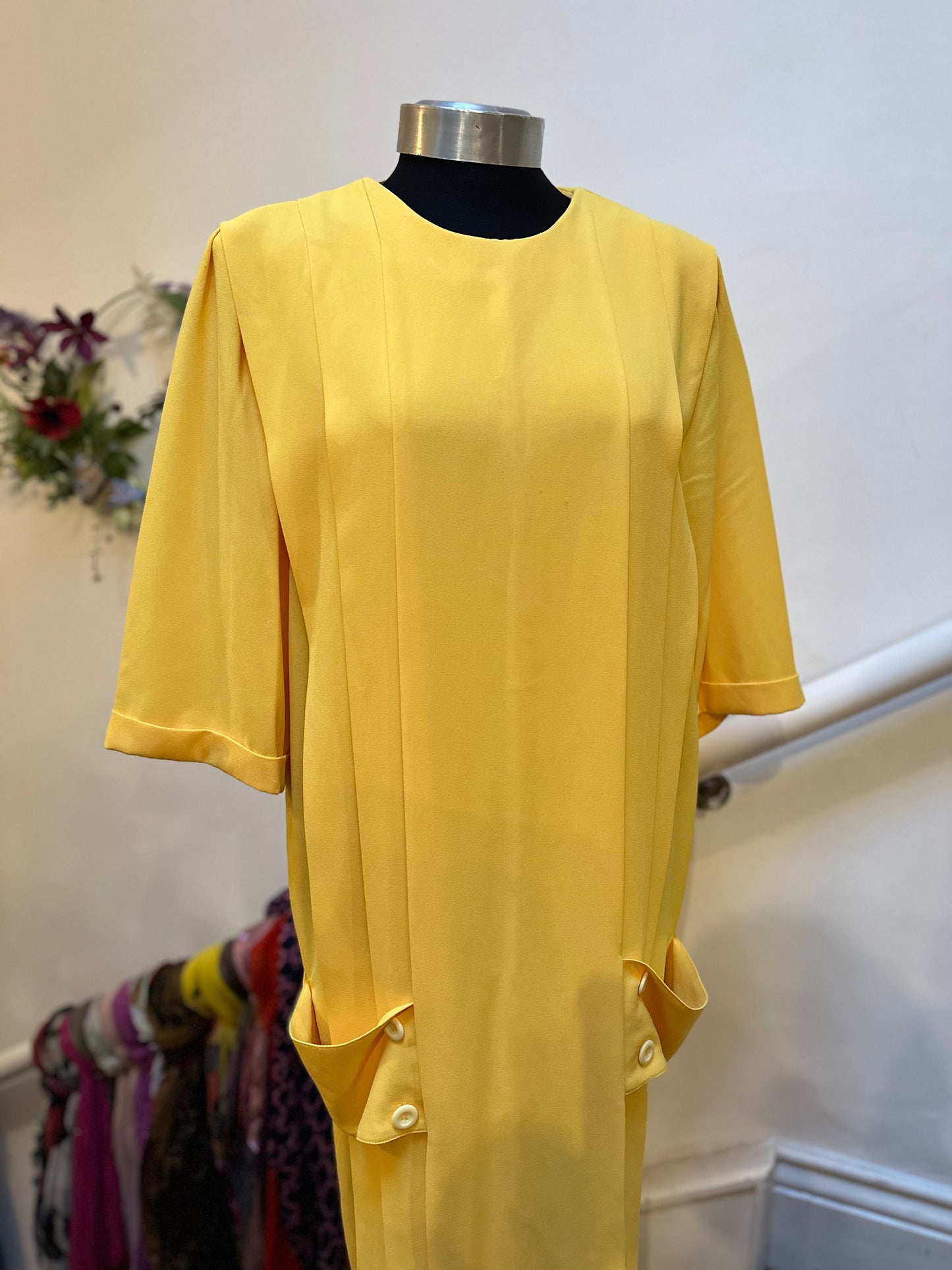 Vintage Simon Ellis Dallas Dress Sunflower Yellow with Shoulder Pads Size 16 few very slight theead pulls (see last photo)