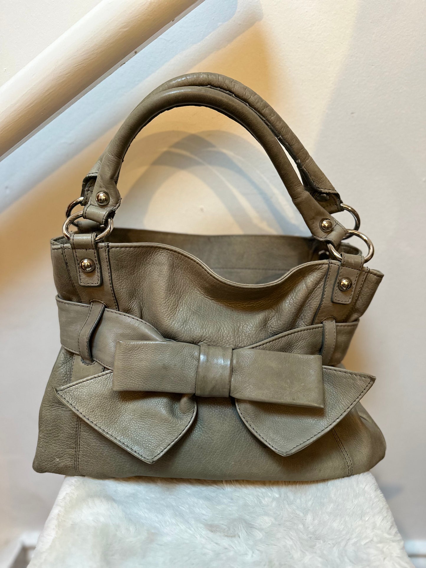 Loyd Baker Real Leather Large Grey Bag with XL Bow Detail, pen mark & signs of wear on handles (see last photos) but beautiful bag nonetheless