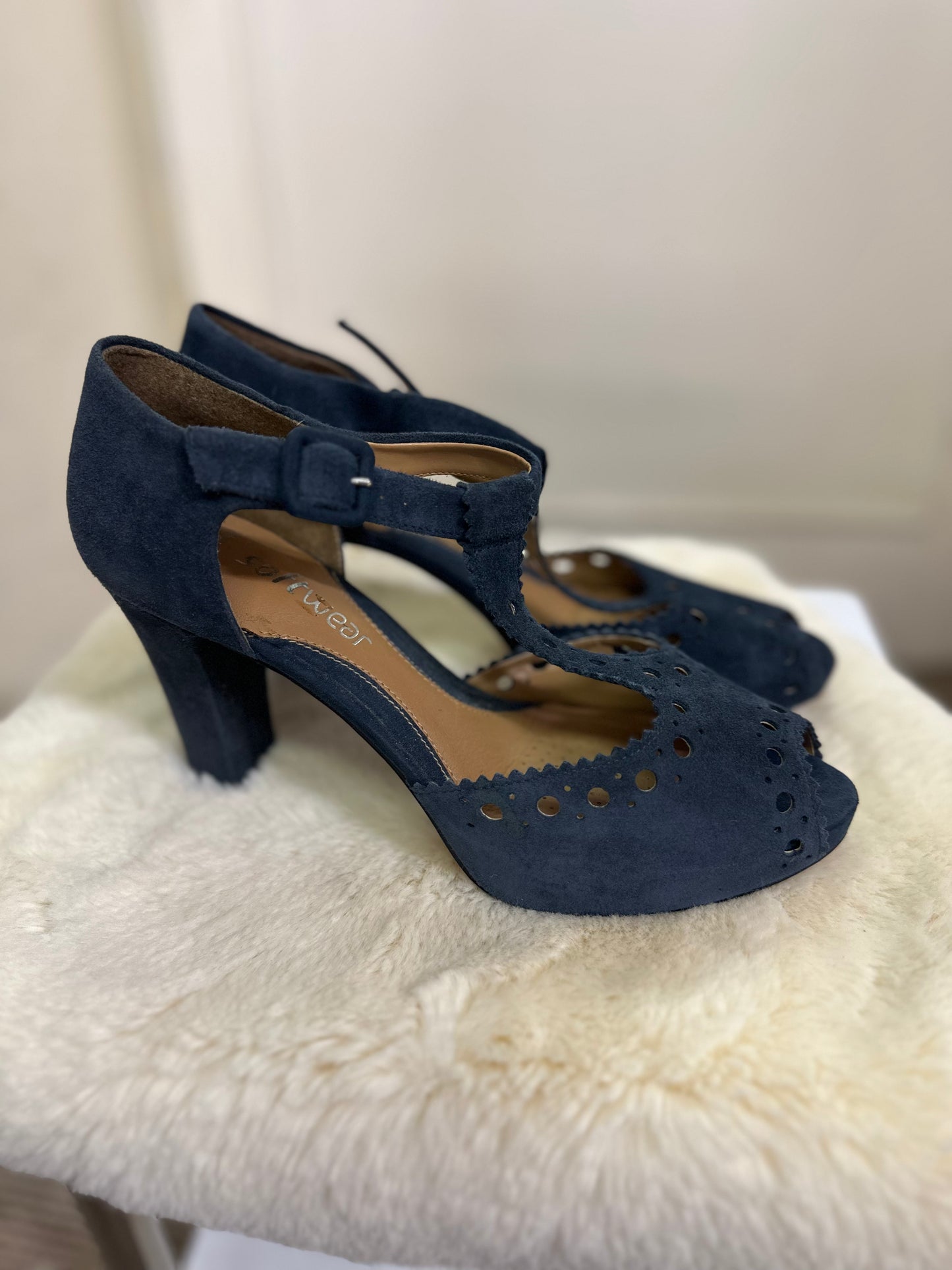 Clarks Navy Suede Heels Size 6.5