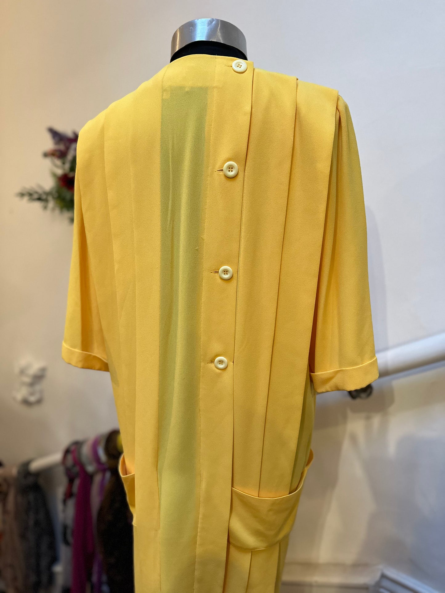 Vintage Simon Ellis Dallas Dress Sunflower Yellow with Shoulder Pads Size 16 few very slight theead pulls (see last photo)