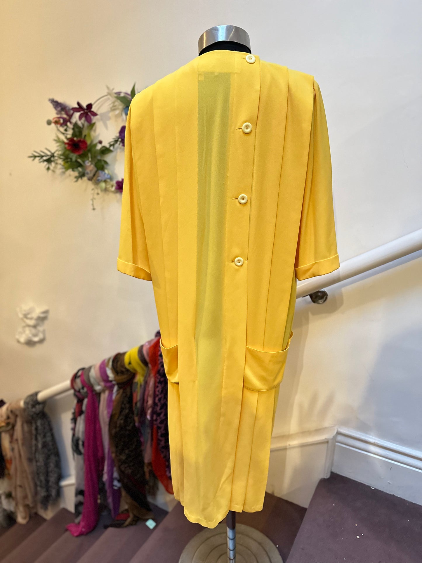 Vintage Simon Ellis Dallas Dress Sunflower Yellow with Shoulder Pads Size 16 few very slight theead pulls (see last photo)