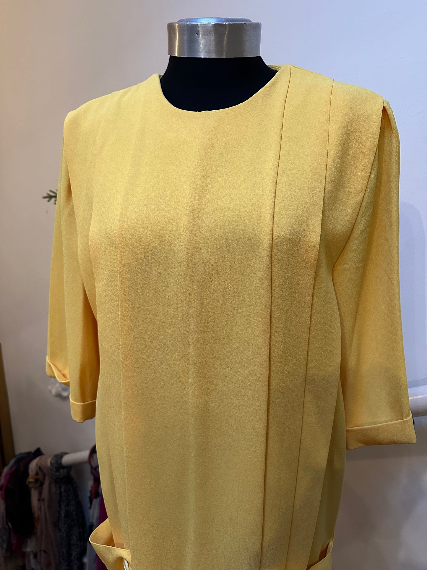 Vintage Simon Ellis Dallas Dress Sunflower Yellow with Shoulder Pads Size 16 few very slight theead pulls (see last photo)