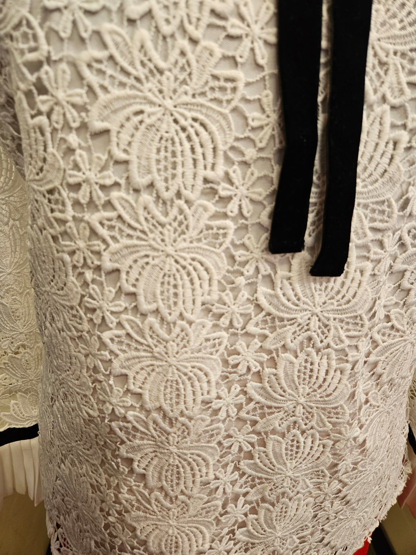 Savida, white lace, collared blouse with pussy bow, size M