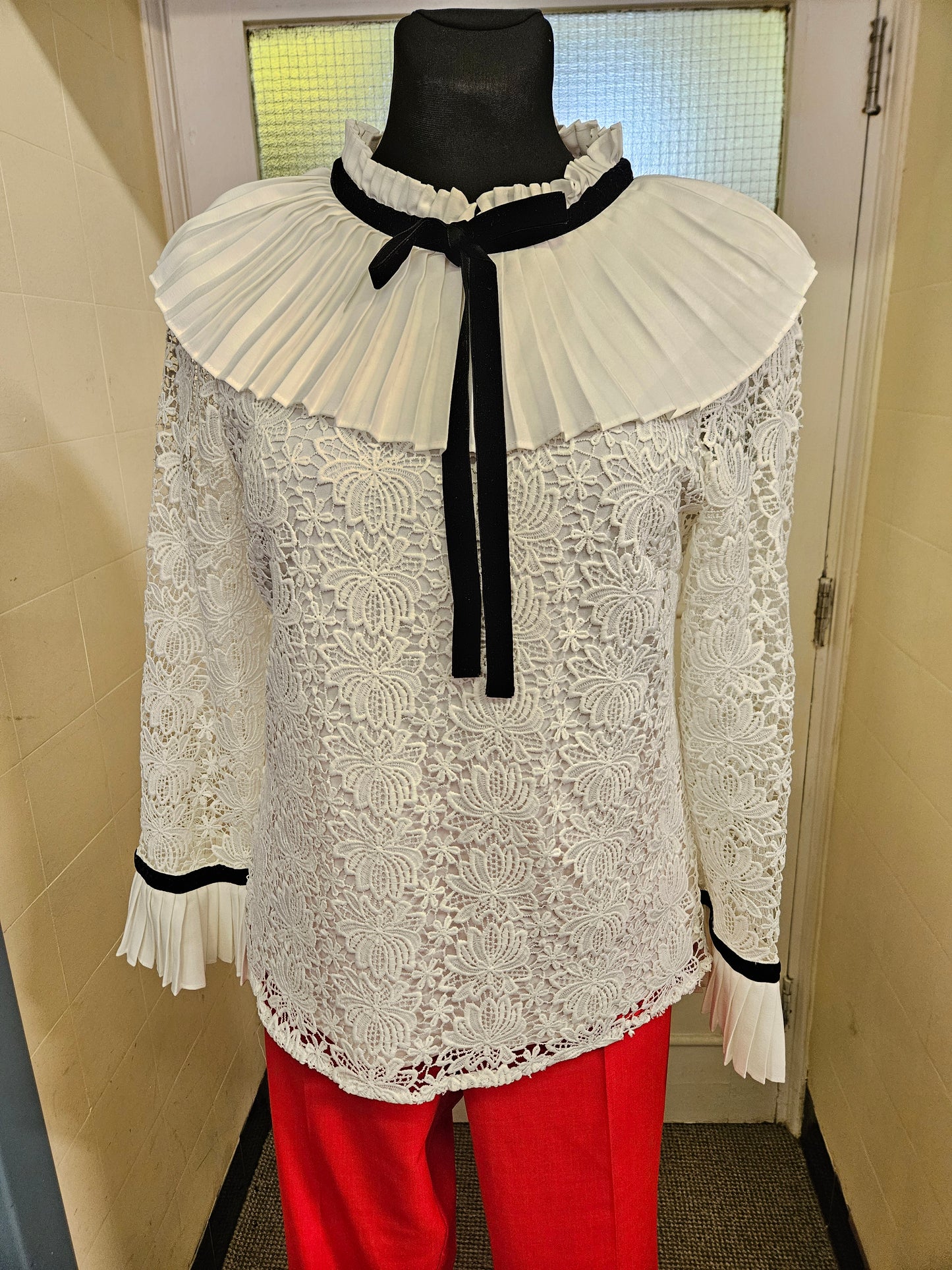 Savida, white lace, collared blouse with pussy bow, size M
