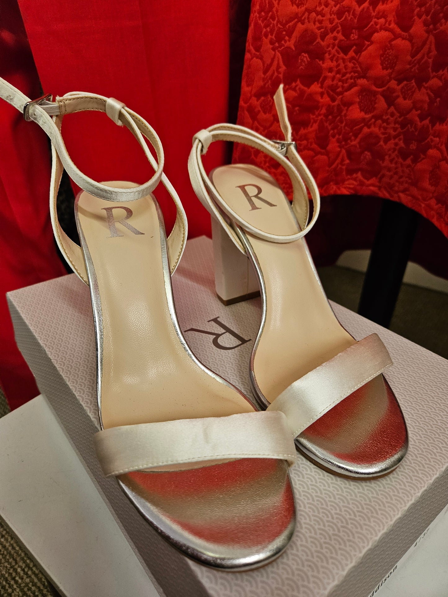 Ivory Satin sandals, size 4